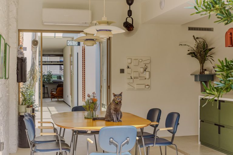 Everitt Road landed house interior — detail 1