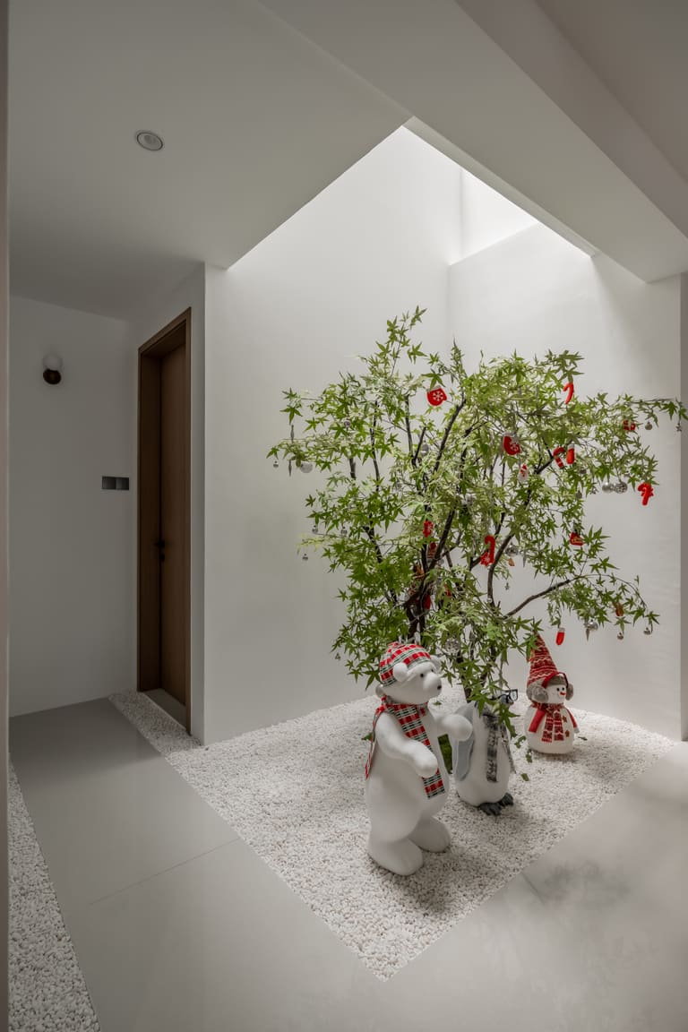 Clover Close landed house interior — detail 1